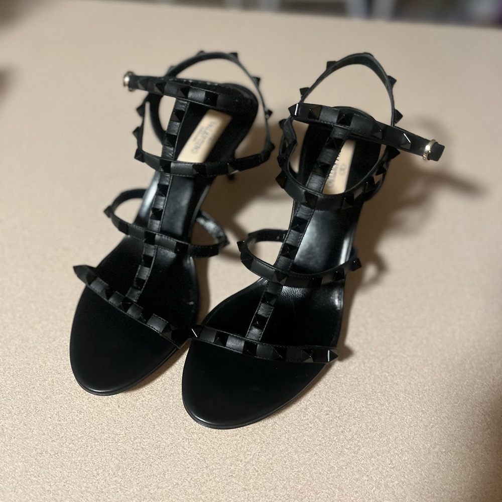 NEW Valentino Garavani Black Studded Strappy Sandals sz 38 1/2